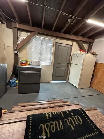 a view of utility room