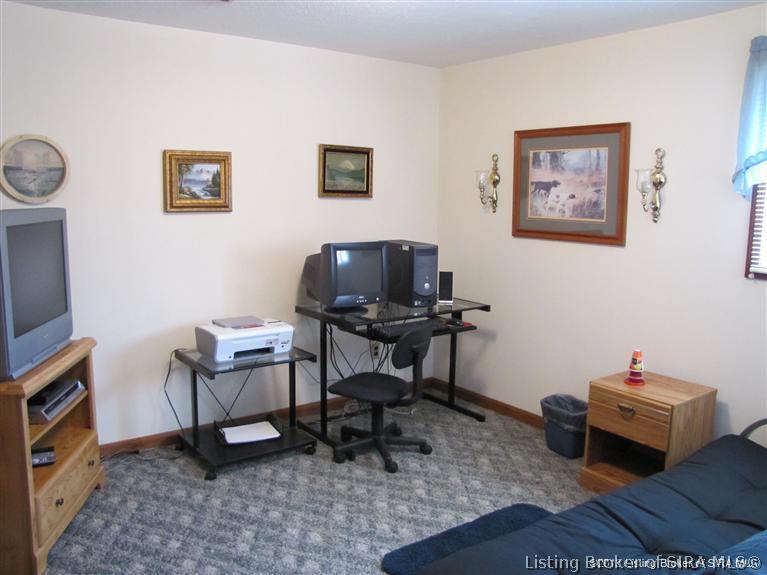175 Wiseman Road Southeast Corydon, IN 47112 - Photo 21 of 24 Gallery Image 21
