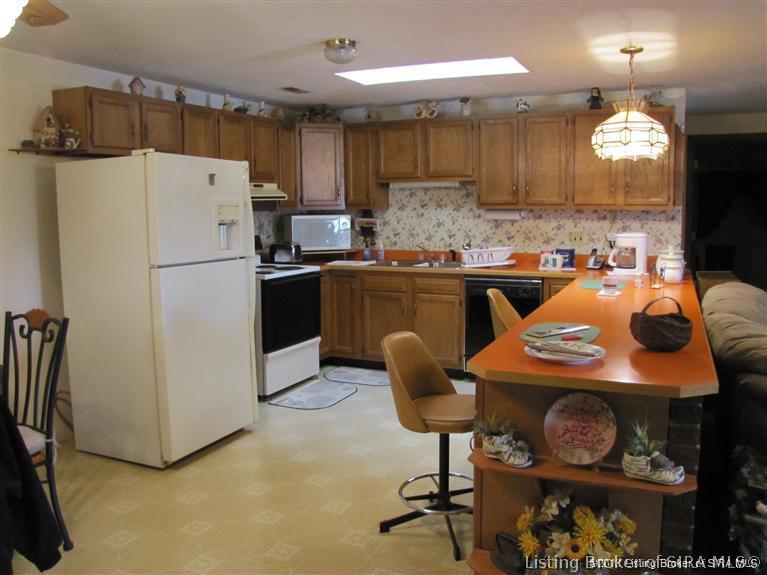 175 Wiseman Road Southeast Corydon, IN 47112 - Photo 3 of 24 Gallery Image 3