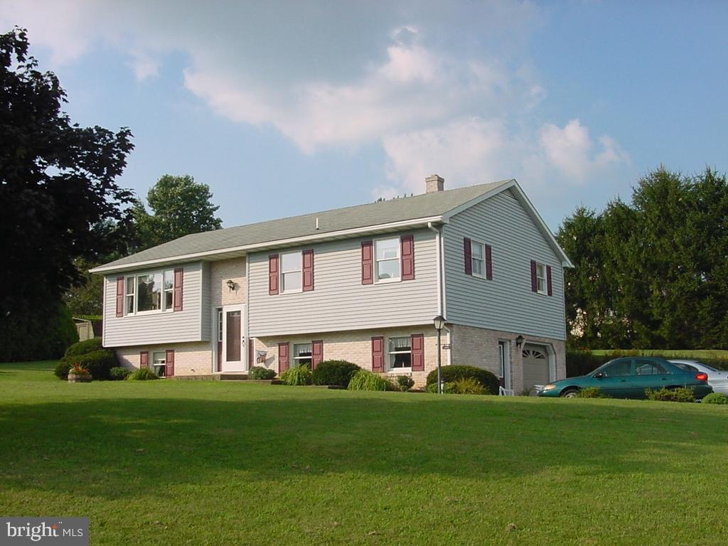 552 Hi View Drive Lititz, PA 17543 - Photo 2 of 17