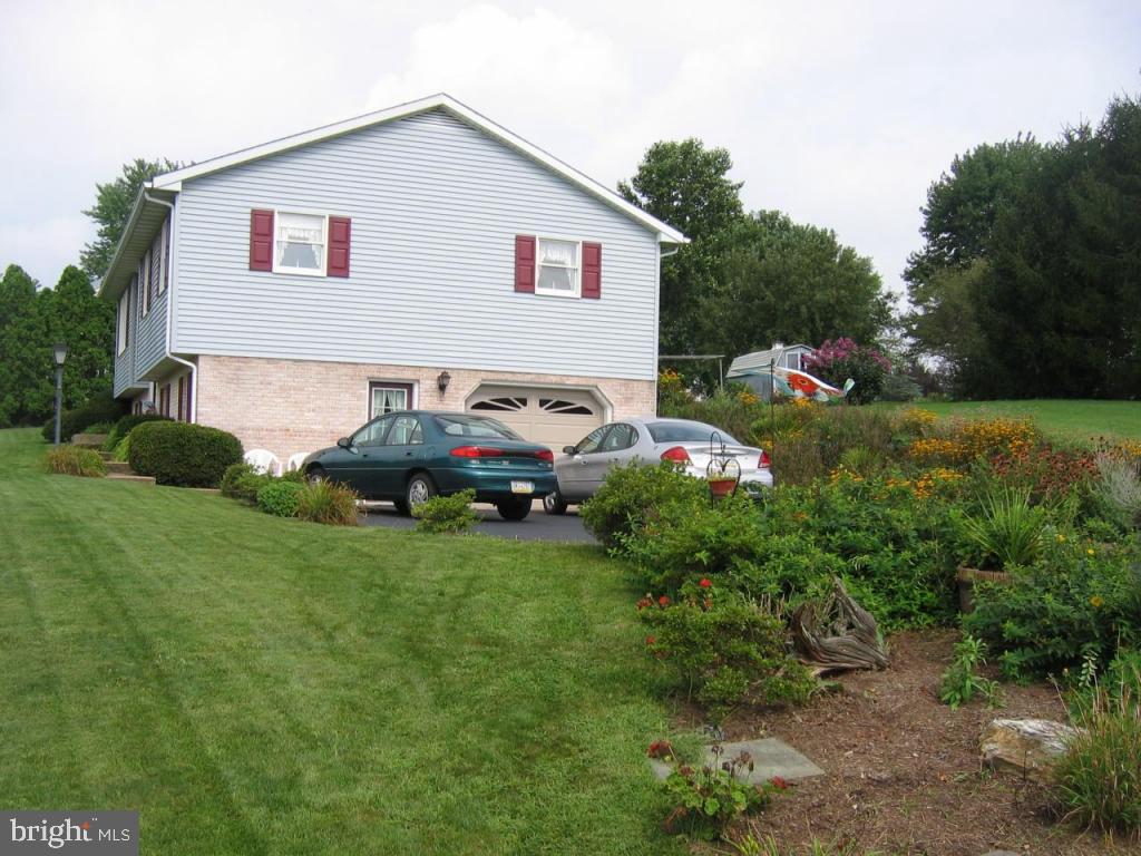 552 Hi View Drive Lititz, PA 17543 - Photo 3 of 17
