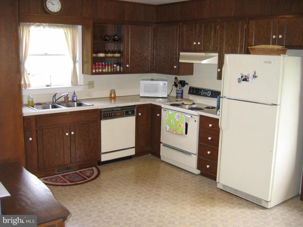 552 Hi View Drive Lititz, PA 17543 - Photo 4 of 17