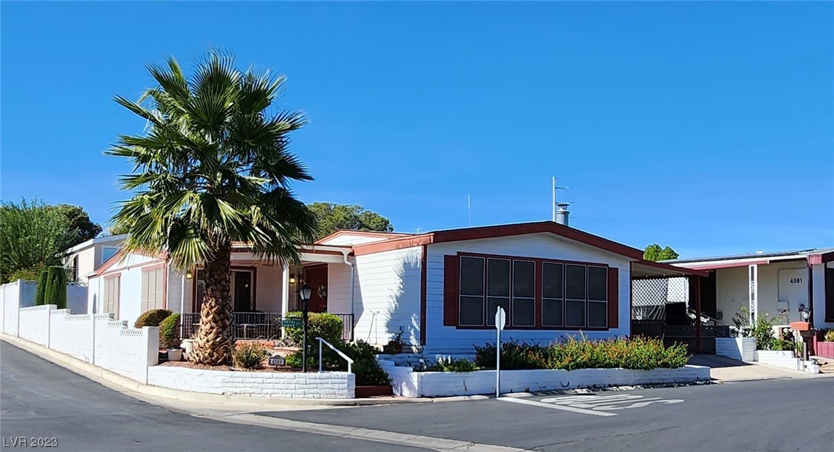 4589 Royal Ridge Way Las Vegas, NV 89103 - Photo 4 of 34 Gallery Image 4