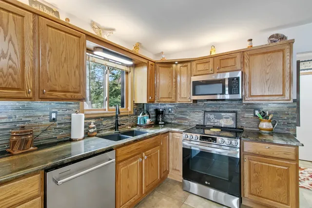 $934,900 | W10725 Wildwood Way, Poynette, WI 53955