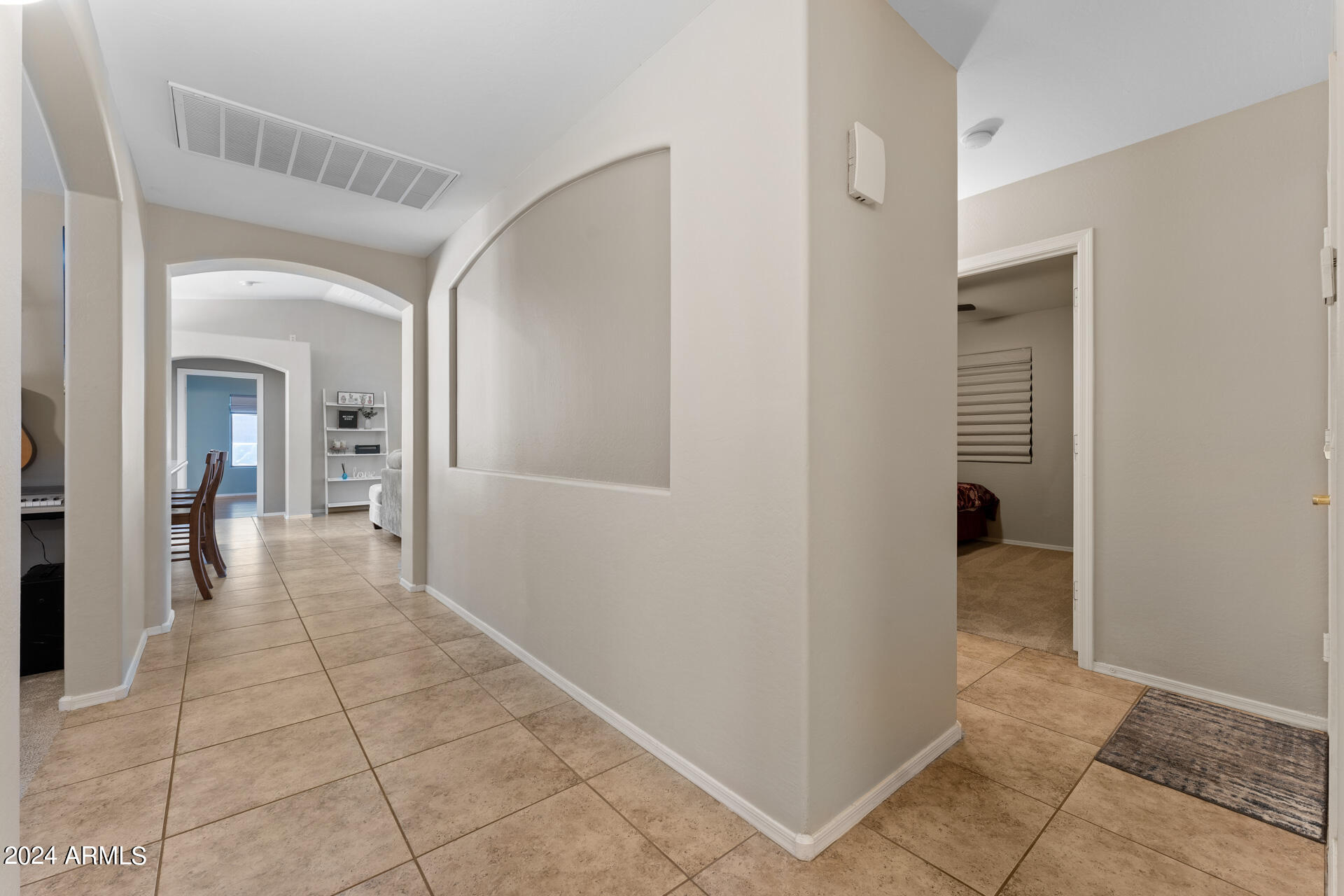 2331 West Apollo Road Phoenix, AZ 85041 - Photo 4 of 26