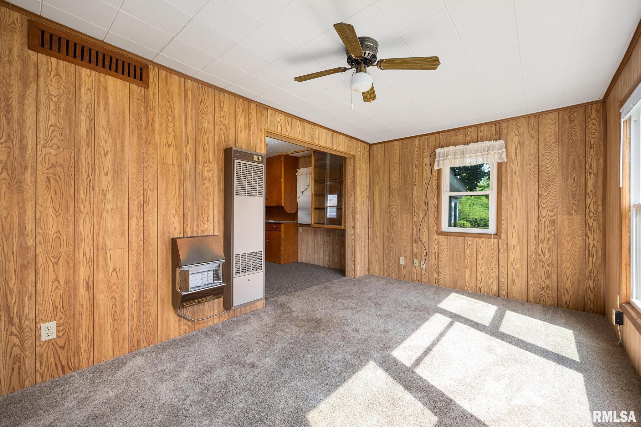 105 South Spruce Street Delavan, IL 61734 - Photo 4 of 18