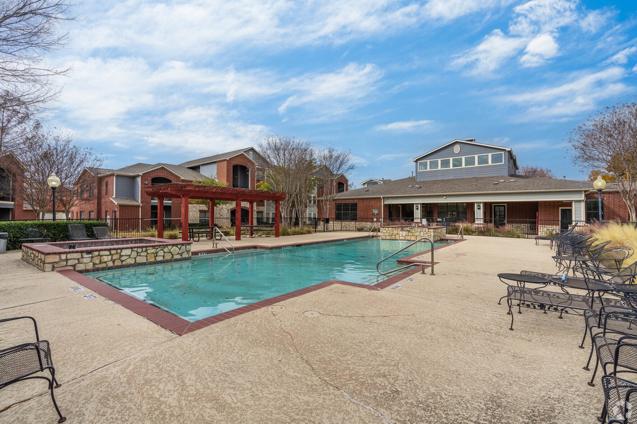 1350 Skyline Road Grand Prairie, TX 75051 - Photo 3 of 10