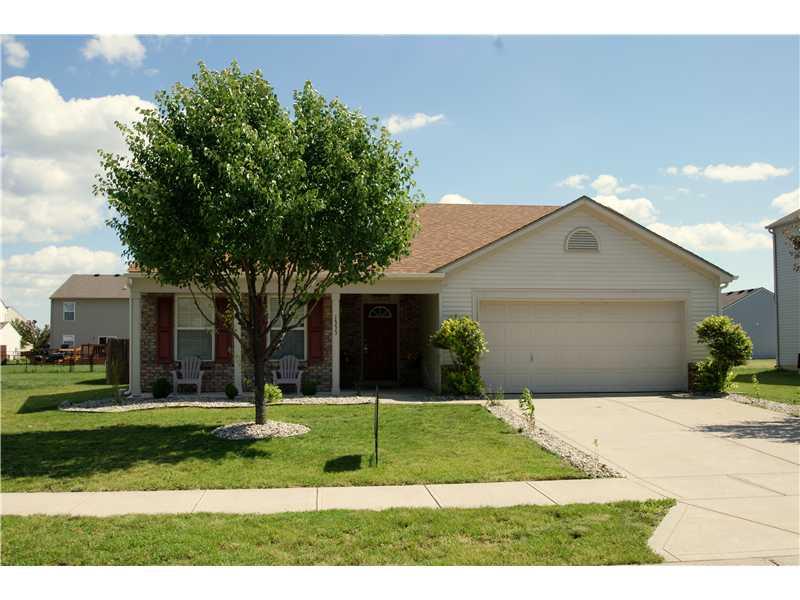 1333 Blue Ridge Lane Brownsburg, IN 46112 - Photo 1 of 18 Gallery Image 1