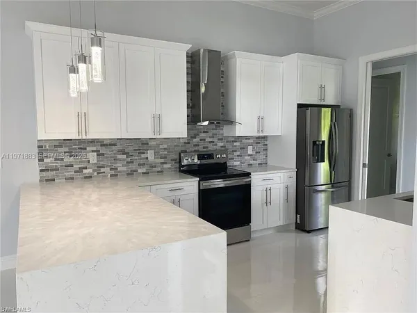 $2,500 | 3738 Southeast Santa Barbara Place, Cape Coral, FL 33904