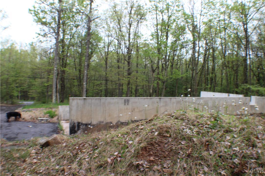 679 Toll Road Effort, PA 18330 - Photo 13 of 20 Gallery Image 13