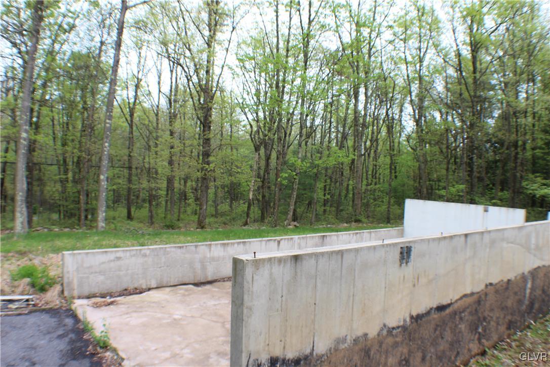 679 Toll Road Effort, PA 18330 - Photo 15 of 20 Gallery Image 15