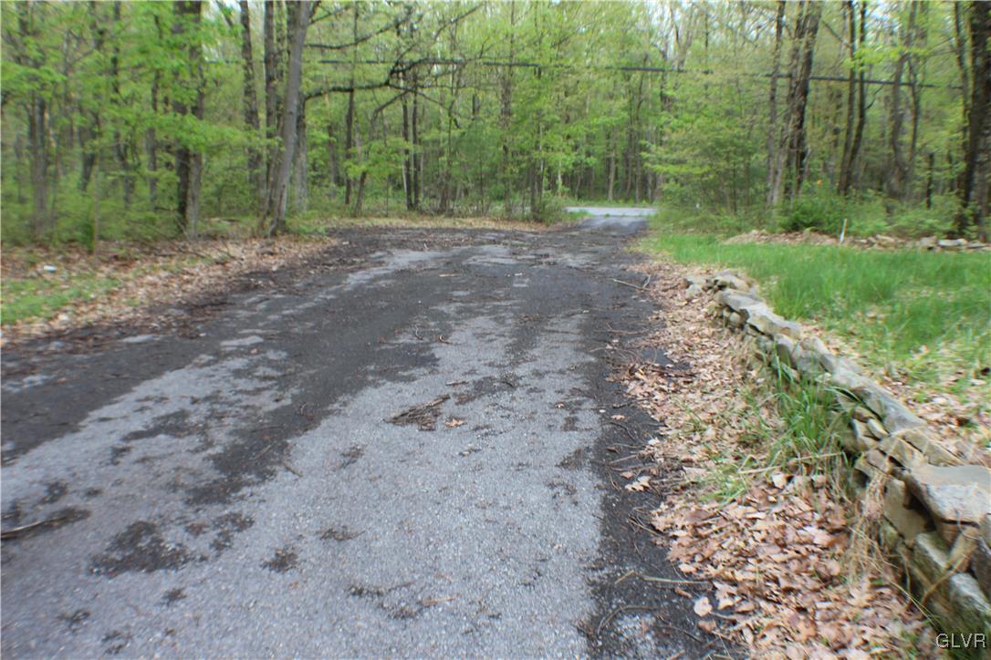 679 Toll Road Effort, PA 18330 - Photo 16 of 20 Gallery Image 16
