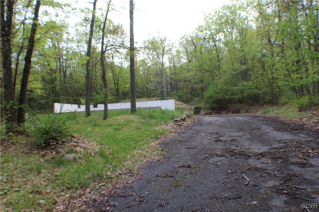 679 Toll Road Effort, PA 18330 - Photo 4 of 20 Gallery Image 4