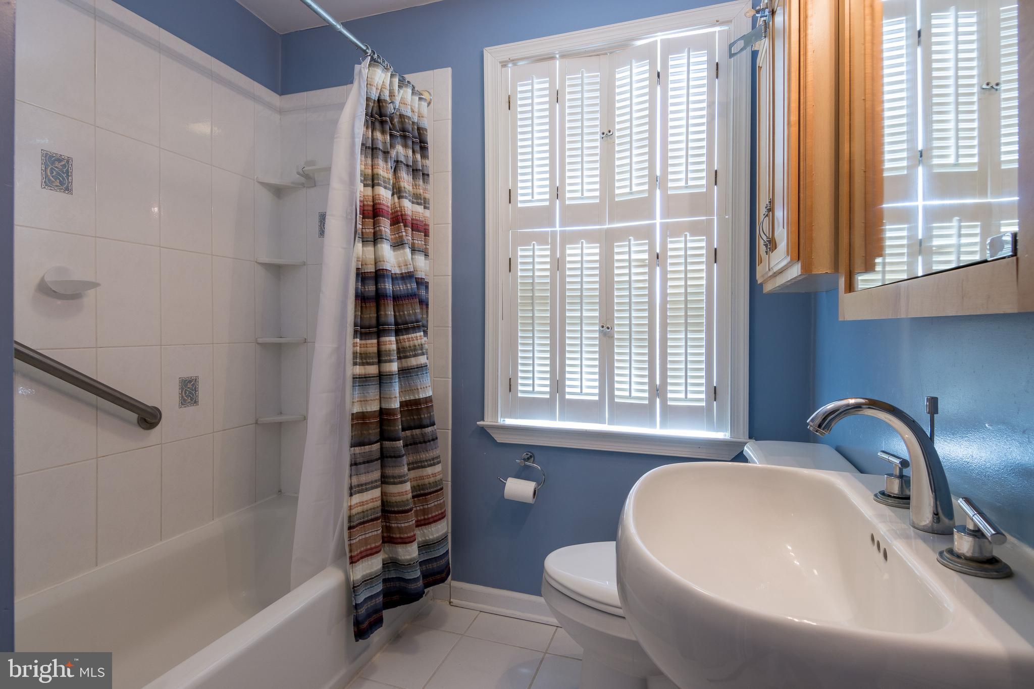 1512 Dellsway Road Baltimore, MD 21286 - Photo 21 of 41 Updated a Bedroom