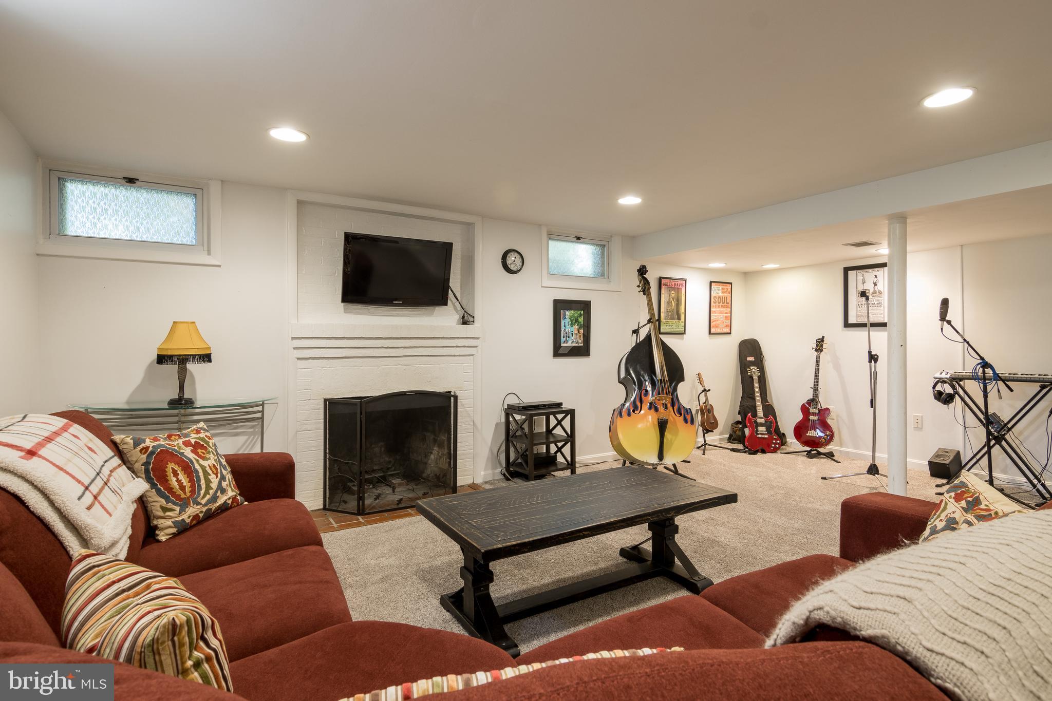1512 Dellsway Road Baltimore, MD 21286 - Photo 29 of 41 Lower Level Family Room w/Wood-burning Fireplace