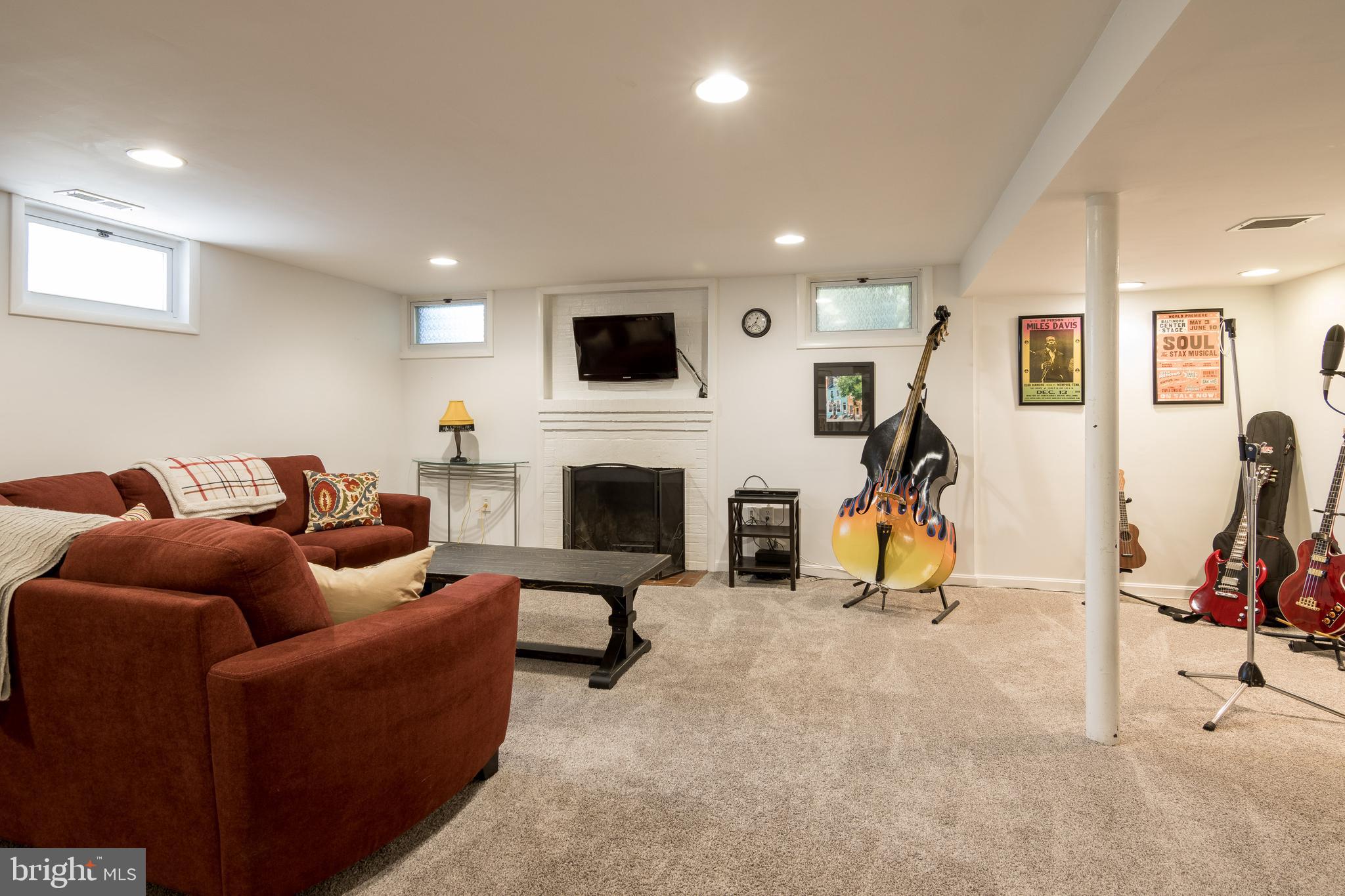 1512 Dellsway Road Baltimore, MD 21286 - Photo 30 of 41 Very Spacious Family Room for Entertaining