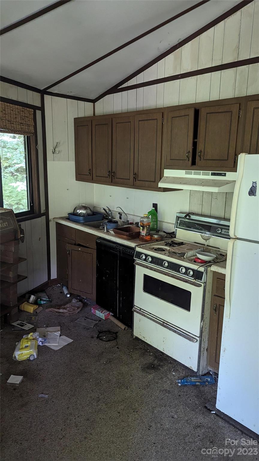 330 Spring Valley Drive Mars Hill, NC 28754 - Photo 6 of 13