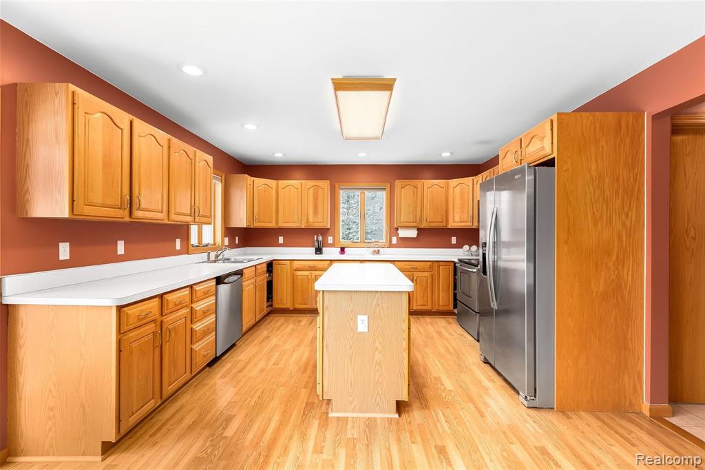 1499 Wiggins Road Fenton, MI 48430 - Photo 15 of 47
