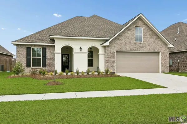 $425,000 | 38408 Parliament Drive, Prairieville, LA 70769