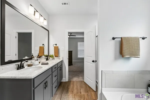 $425,000 | 38408 Parliament Drive, Prairieville, LA 70769