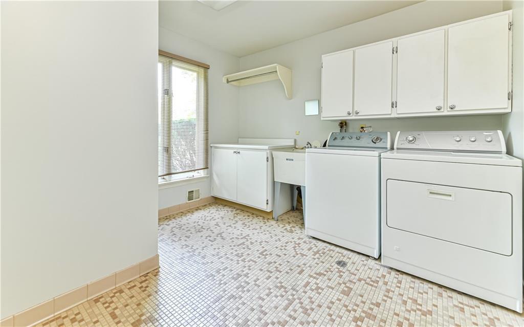 766 Pinoak Road Pittsburgh, PA 15243 - Photo 16 of 25 Gallery Image 16