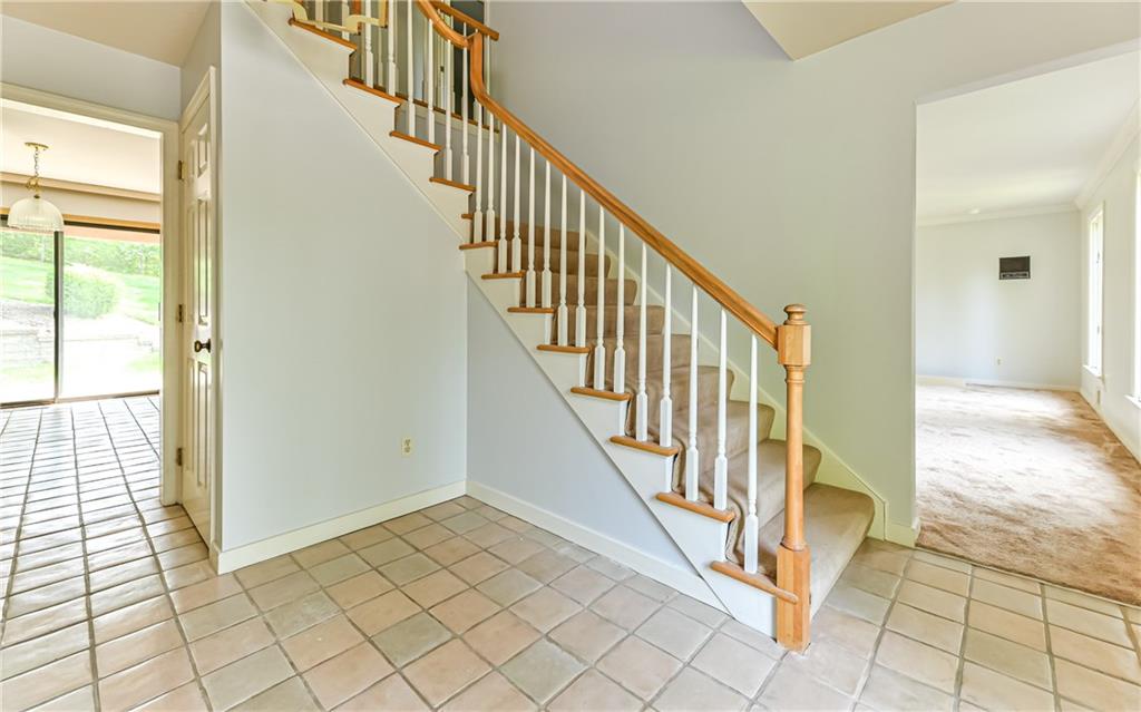766 Pinoak Road Pittsburgh, PA 15243 - Photo 5 of 25 Gallery Image 5