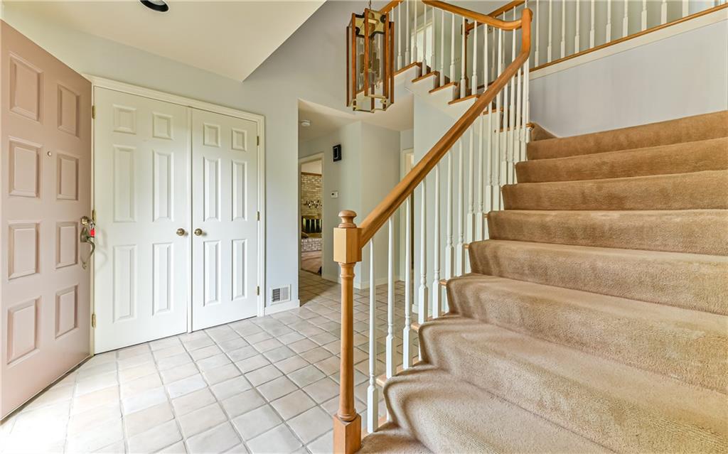 766 Pinoak Road Pittsburgh, PA 15243 - Photo 6 of 25 Gallery Image 6