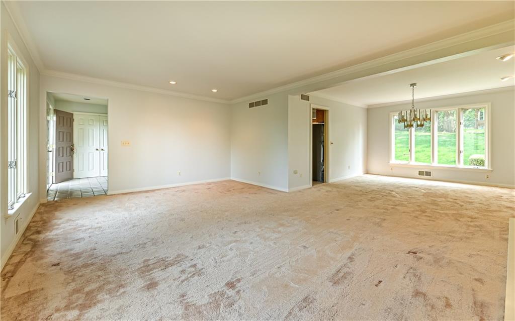 766 Pinoak Road Pittsburgh, PA 15243 - Photo 8 of 25 Gallery Image 8