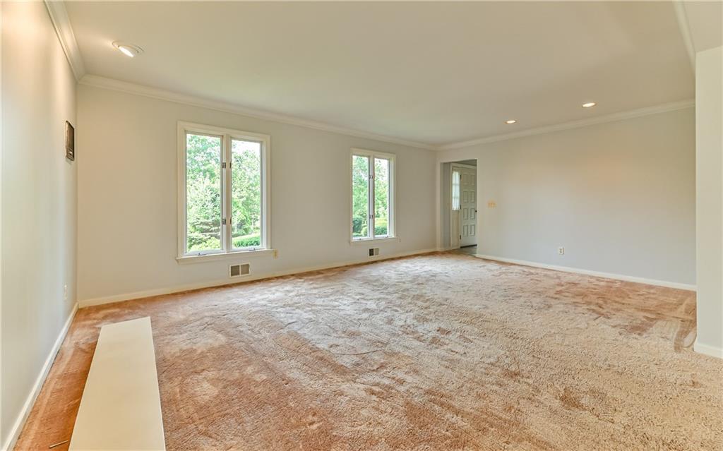 766 Pinoak Road Pittsburgh, PA 15243 - Photo 9 of 25 Gallery Image 9