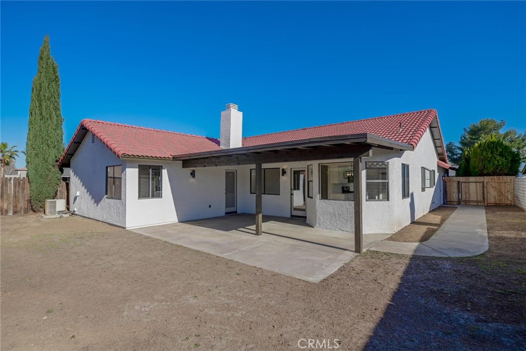 18515 Kalin Ranch Drive Victorville, CA 92395 - Photo 31 of 33 a front view of a house with porch