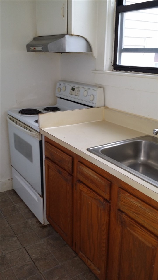 307 Manchester Street Manchester, NH 03103 - Photo 21 of 26 Gallery Image 21