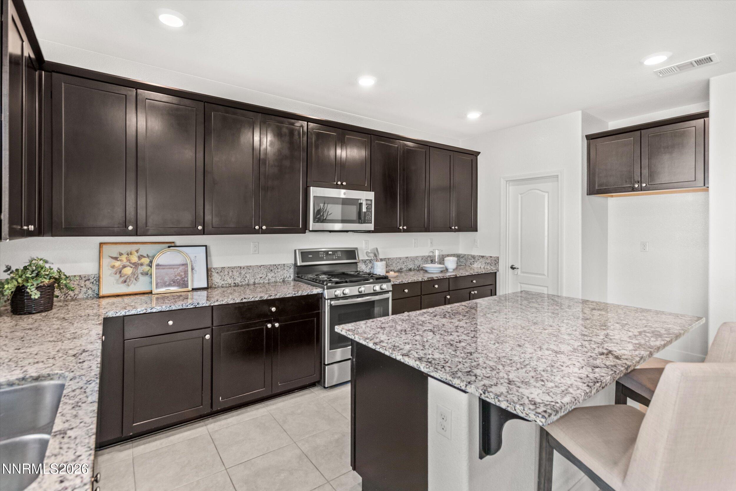 9733 Quartette Drive Reno, NV 89521 - Photo 10 of 54 10-0Y7A4110