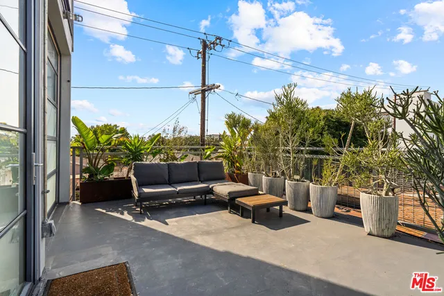 $5,775 | 1534 17th Street, Unit 204, Santa Monica, CA 90404