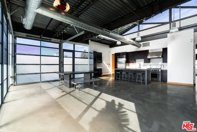 $5,775 | 1534 17th Street, Unit 204, Santa Monica, CA 90404