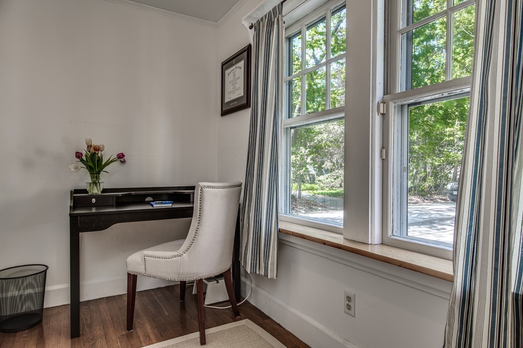387 Davis Road Bedford, MA 01730 - Photo 8 of 21 Gallery Image 8