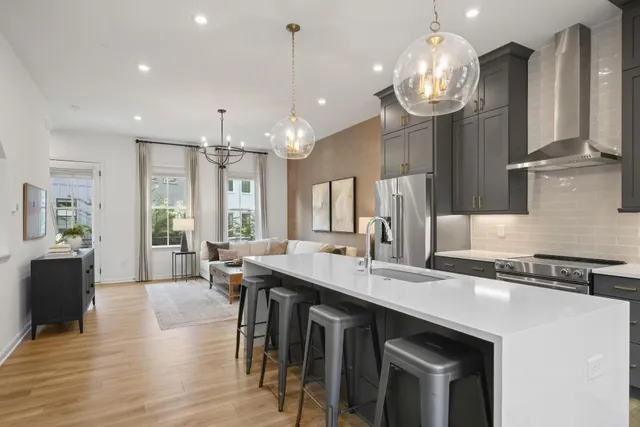 $3,700 | 121 Chestnut Circle, Atlanta, GA 30342