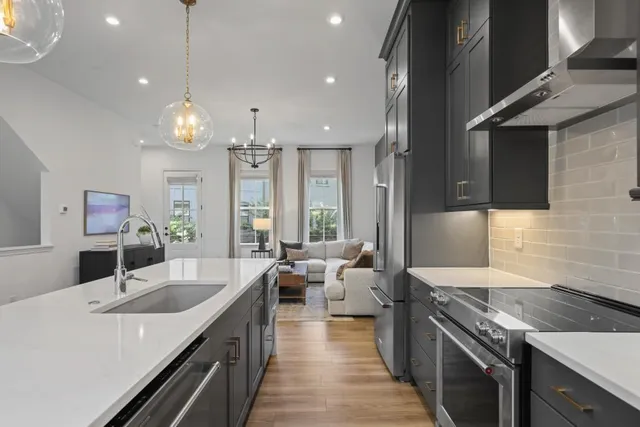 $3,700 | 121 Chestnut Circle, Atlanta, GA 30342