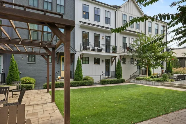 $3,700 | 121 Chestnut Circle, Atlanta, GA 30342