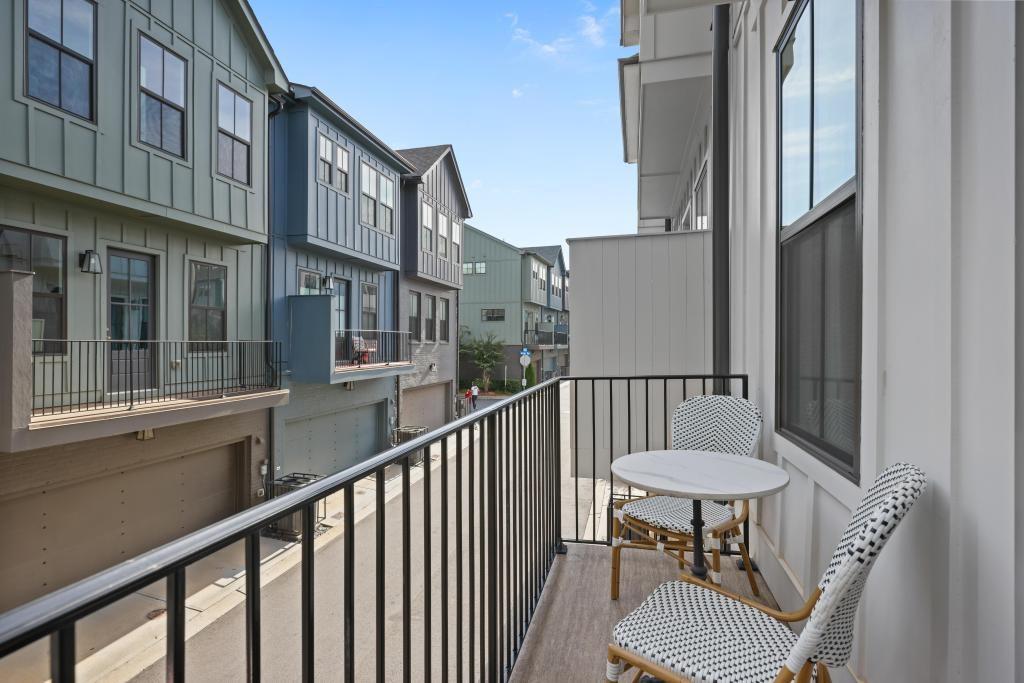 121 Chestnut Circle Atlanta, GA 30342 - Photo 22 of 51