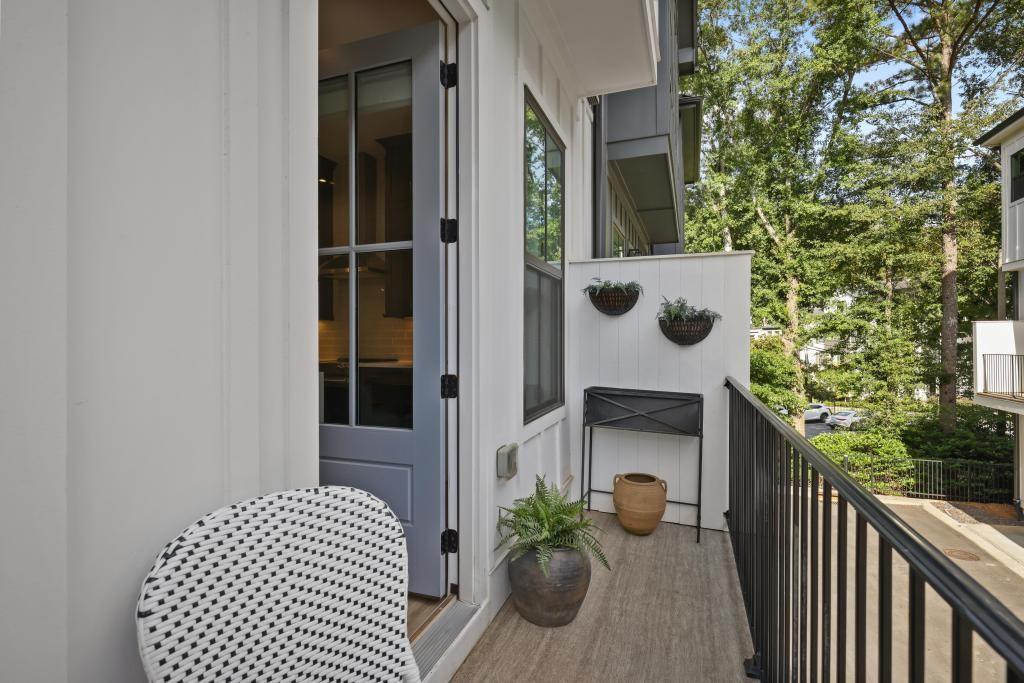 121 Chestnut Circle Atlanta, GA 30342 - Photo 23 of 51