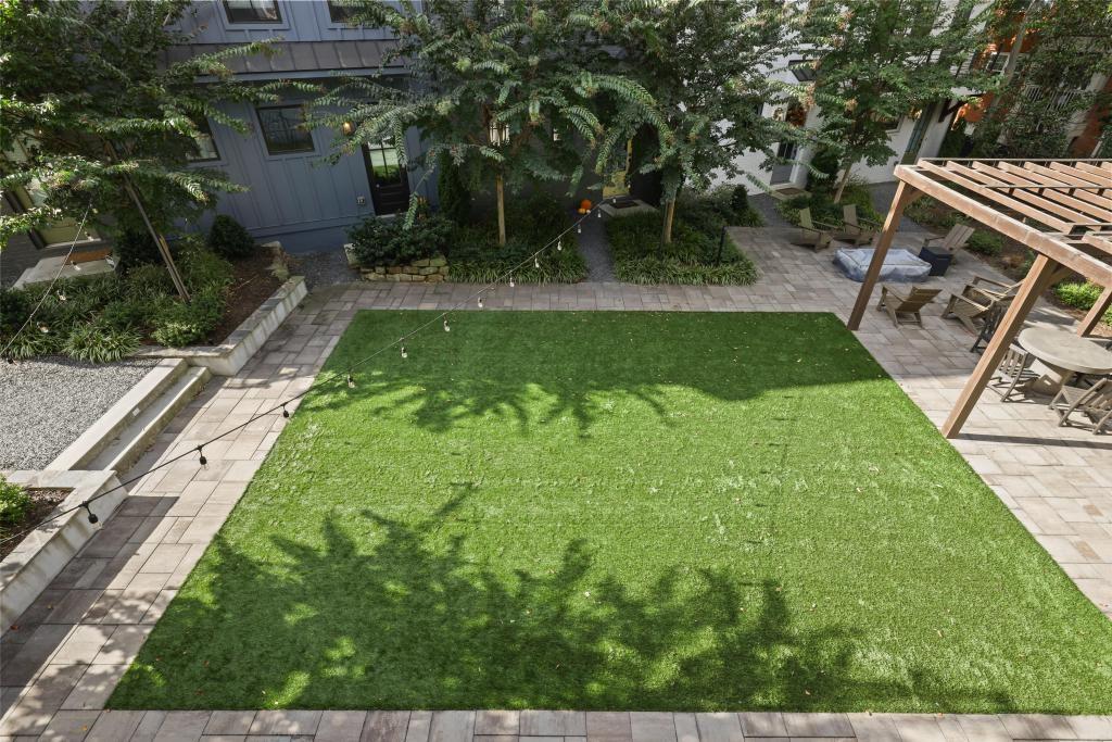 121 Chestnut Circle Atlanta, GA 30342 - Photo 25 of 51