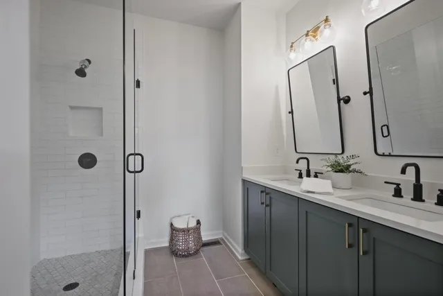 $3,700 | 121 Chestnut Circle, Atlanta, GA 30342