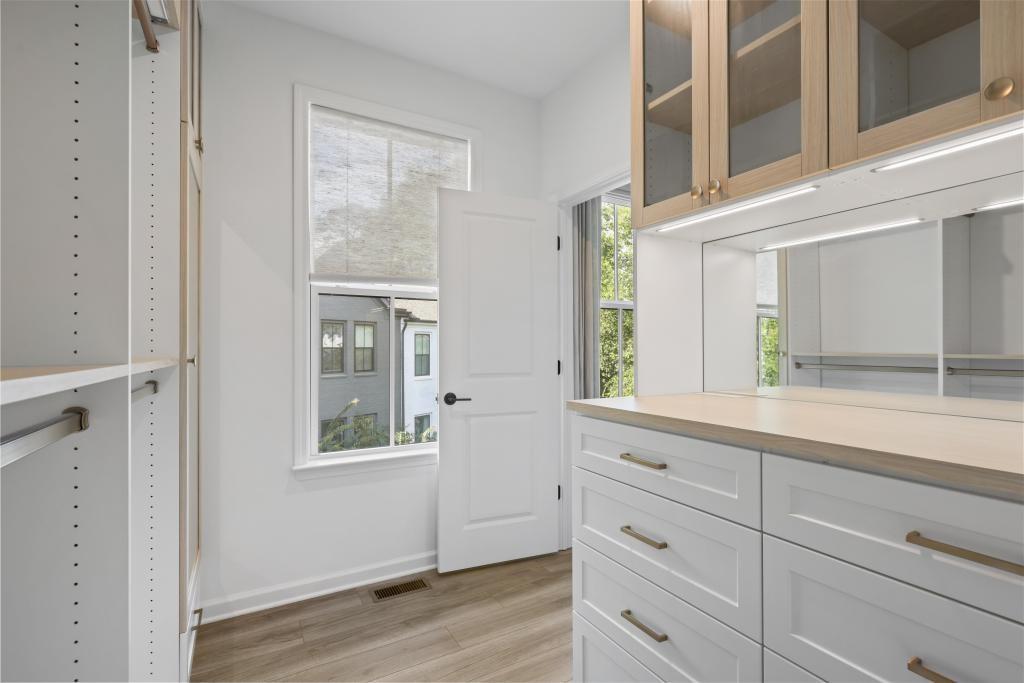 121 Chestnut Circle Atlanta, GA 30342 - Photo 34 of 51