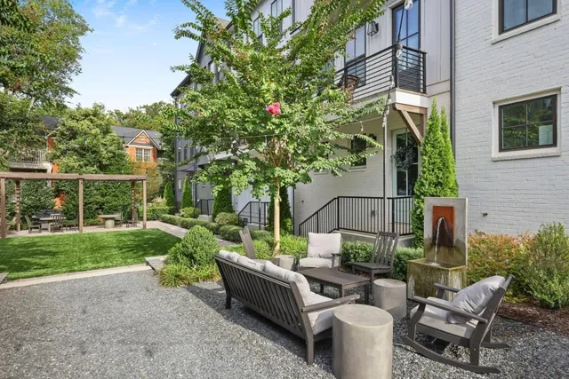 $3,700 | 121 Chestnut Circle, Atlanta, GA 30342