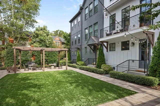 $3,700 | 121 Chestnut Circle, Atlanta, GA 30342