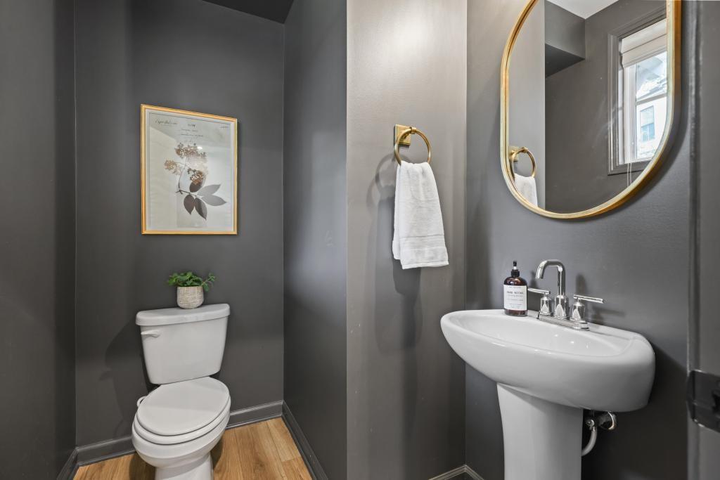 121 Chestnut Circle Atlanta, GA 30342 - Photo 6 of 51