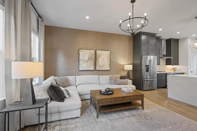 $3,700 | 121 Chestnut Circle, Atlanta, GA 30342