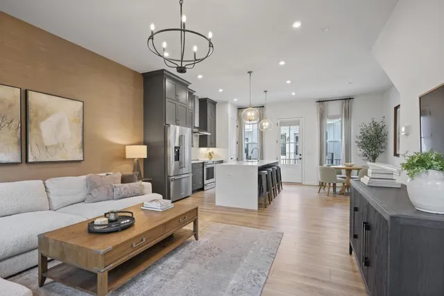 $3,700 | 121 Chestnut Circle, Atlanta, GA 30342