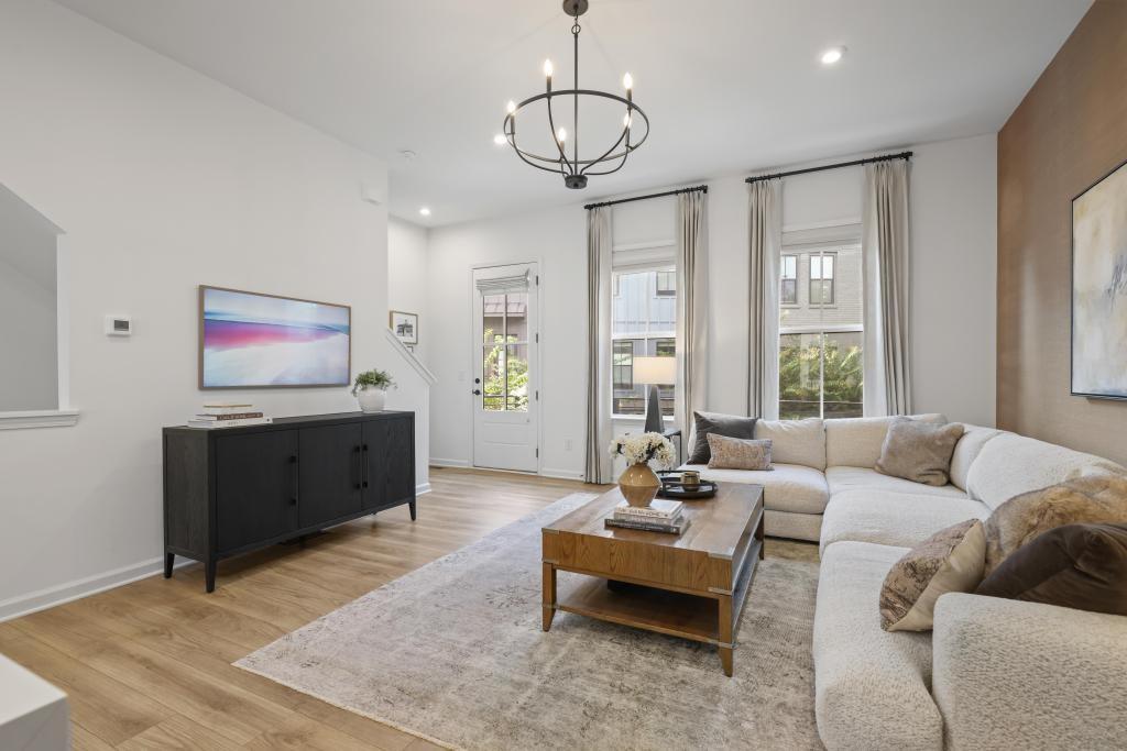 121 Chestnut Circle Atlanta, GA 30342 - Photo 10 of 51