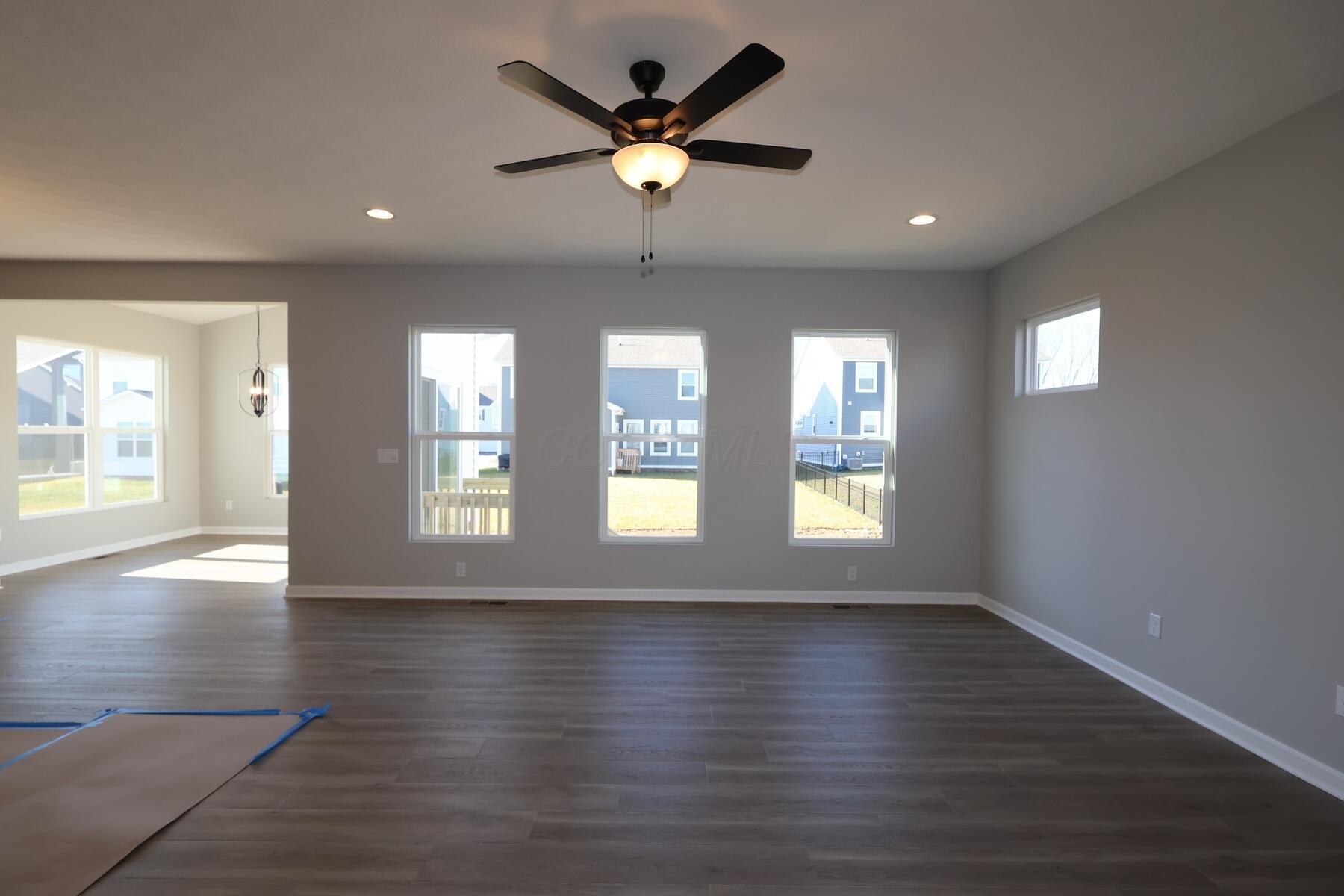 310 Reign Way Pataskala, OH 43062 - Photo 5 of 23 Living Room